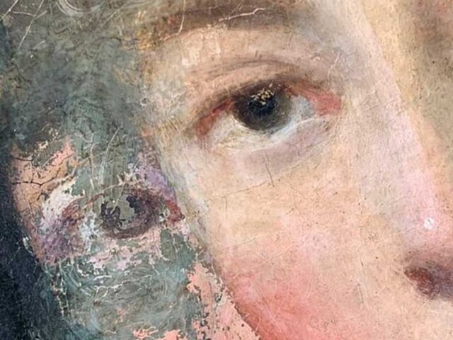 Hidden Features in Paintings