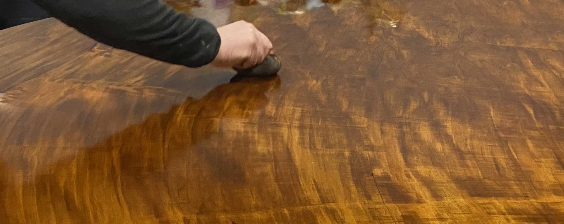 french polishing a table