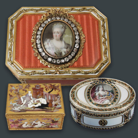 Snuff box